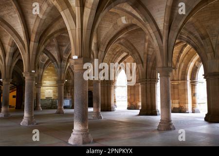 Die majestätische Architektur der Universität von Glasgow Cloisters Stockfoto