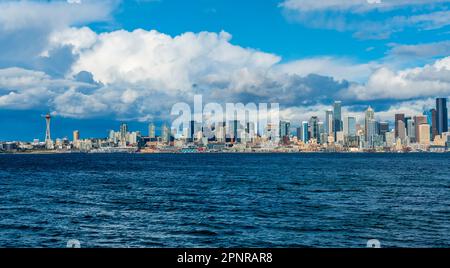 Wolkenkratzer in der Skyline von Seattle, Washington. Stockfoto