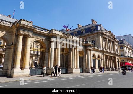 Eingangsgebäude des Conseil d’Etat, einer Regierungsstelle, die als Rechtsberater der Exekutive und als oberster Gerichtshof für Verwaltungsjustiz fungiert. Stockfoto