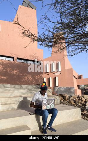 KENIA, Turkana, IT Campus of Loropio, Initiative Learning Lions, digitale Bildung für abgelegene afrika initiiert von Prinz Ludwig von Bayern, Architekt des Campus: Francis Kéré , Studentin Betty aus Südsudan Stockfoto