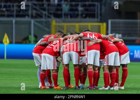 Mailand, Italien. 19. April 2023. SL Benfica-Spieler während des Viertelfinals der UEFA Champions League 2022/23 – 2.-teiliges Fußballspiel zwischen FC Internazionale und SL Benfica im Giuseppe Meazza Stadium. (Endergebnisse; Inter 3 | 3 Benfica) Kredit: SOPA Images Limited/Alamy Live News Stockfoto