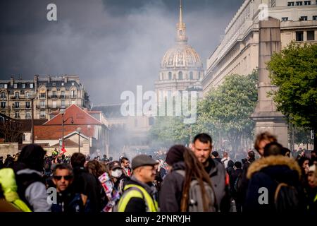 Gerard Cambon / Le Pictorium - Protest gegen das Rentengesetz april 20 2023 - 20/4/2023 - Frankreich / Paris / Paris - Demonstration gegen die MEDEF zum Protest gegen die Rentenreform am 20. April 2023 Stockfoto