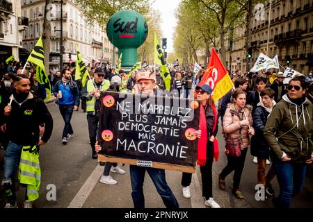 Gerard Cambon / Le Pictorium - Protest gegen das Rentengesetz april 20 2023 - 20/4/2023 - Frankreich / Paris / Paris - Demonstration gegen die MEDEF zum Protest gegen die Rentenreform am 20. April 2023 Stockfoto