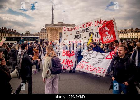 Gerard Cambon / Le Pictorium - Protest gegen das Rentengesetz april 20 2023 - 20/4/2023 - Frankreich / Paris / Paris - Demonstration gegen die MEDEF zum Protest gegen die Rentenreform am 20. April 2023 Stockfoto