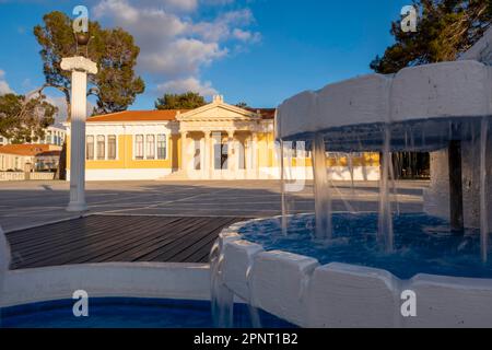 Rathaus von Paphos. 28. Oktober-Platz. Paphos, Paphos, Zypern. Stockfoto