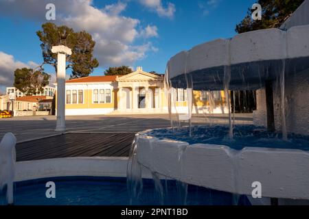 Rathaus von Paphos. 28. Oktober-Platz. Paphos, Paphos, Zypern. Stockfoto