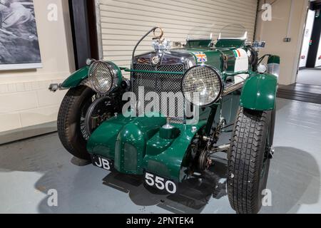 Sparkford.Somerset.United Kingdom.März 26. 2023.Im Haynes Motor Museum in Somerset wird Ein 1930er MG K-Sportwagen aus Mille Miglia ausgestellt Stockfoto