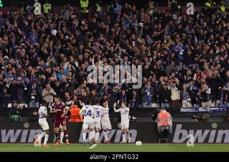 London, Großbritannien. 20. April 2023. Europa Conference League Football, Quartalsfinale Second Leg, West Ham United gegen KAA Gent; Hugo Cuypers von KAA Gent feiert, nachdem er in der 26.-minütigen Ausgabe 0-1 Punkte erzielt hat: Action Plus Sports/Alamy Live News Stockfoto