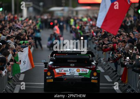 Zagreb, Kroatien. 20. April 2023. ZAGREB, KROATIEN - APRIL 20: Esapekka Lappi aus Finnland und Janne Ferm aus Finnland werden auf dem Startpodium während der WRC Kroatien Zeremonialfeier am 20. April 2023 in Zagreb, Kroatien, gesehen. Foto: Igor Soban/PIXSELL Credit: Pixsell/Alamy Live News Stockfoto