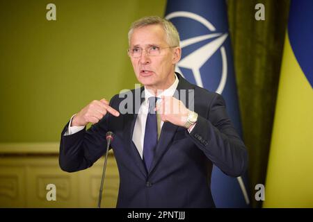 Kiew, Ukraine. 20. April 2023. Krieg in der Ukraine. NATO-Generalsekretär Jens Stoltenberg in Kiew am 20. April 2023. Treffen mit dem NATO-Generalsekretär in Kiew Credit: Das Präsidialbüro der Ukraine via/dpa/Alamy Live News Stockfoto