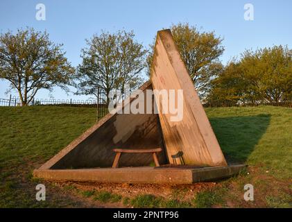 Kunstwerk „The Cave“ in Campbell Park, Milton Keynes. Stockfoto