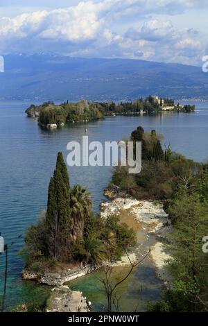 Isola del Garda / Isola Borghese größte Insel am Gardasee, Lago di Garda, Gardasee. San Felice del Benaco Stockfoto