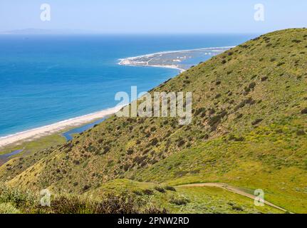 Der Chumash Trail in den Santa Monica Mountains am Point Mugu im Frühling, Kalifornien, USA Stockfoto