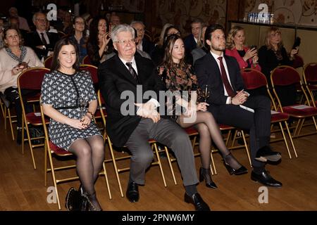 Paris, Frankreich. 20. April 2023. Cocktailparty zur Veröffentlichung von Thierry Brun's Roman L'OMBRE CHINOISE DE NAPOLEON am 20. April 2023 im Cercle National des Armées in Paris, Frankreich. Thierry Brun erhielt von Massimo Gargia am 28. Januar den BESTEN 2023-Preis für L’ombre Chinoise de Napoléon (Michel de Maule). Kredit: Bernard Menigault/Alamy Live News Stockfoto