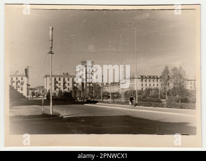 UdSSR - CA. 1970er: Oldtimer-Foto zeigt Straße in UdSSR. Stockfoto