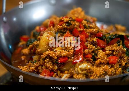 Ein würziges und köstliches Hunan-Gericht, Fischrogen und Fischtopf Stockfoto