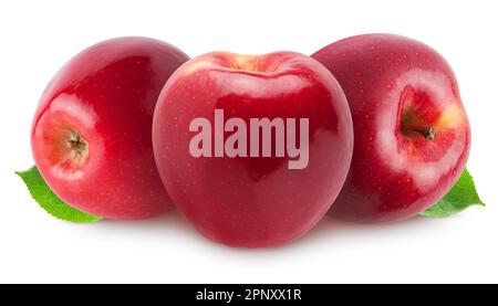 Isolierte Äpfel. Drei ganze rote, rosafarbene Apfelfrüchte mit Blättern auf weißem Hintergrund und Schnittpfad Stockfoto
