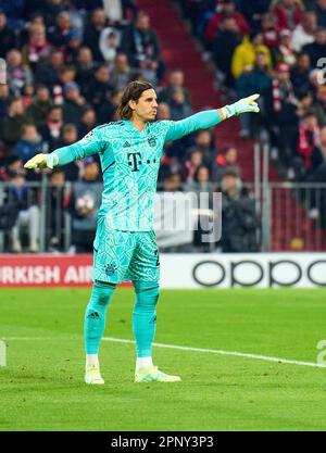 Yann Sommer, FCB 27 Torwart im Viertelfinalspiel FC BAYERN MUENCHEN – MANCHESTER CITY 1-1 der UEFA Champions League in Staffel 2022/2023 in München, 19. April 2023. Viertelfinale Rückspiel, FC Barcelona © Peter Schatz / Alamy Live News Stockfoto