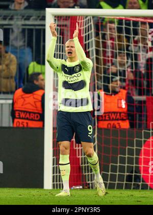 Erling Haaland, MANCITY 9 im Viertelfinalspiel FC BAYERN MUENCHEN - MANCHESTER CITY 1-1 der Fußball-UEFA Champions League in Staffel 2022/2023 in München, 19. April 2023. Viertelfinale Rückspiel, FC Barcelona © Peter Schatz / Alamy Live News Stockfoto