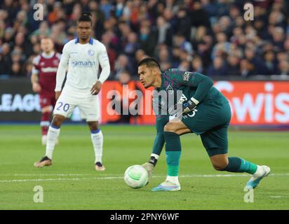 Die Alphonse Areola von West Ham United in Aktion während des Viertelfinalspiels der UEFA Europa Conference League im Zweiten Fußballspiel zwischen West Ham United und der UEFA Europa Conference League Stockfoto