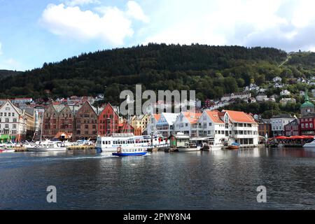 Alte Hansestätten aus Holz, die Teil des Bryggen sind und zum UNESCO-Weltkulturerbe gehören, Bergen City, Hordaland, Norwegen, Skandinavien Europa, Stockfoto