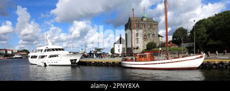 Die Befestigungsanlagen des Rosenkrantz-Turms und die Haakons-Halle, erbaut um 1560, Bergen City, Hordaland, Norwegen, Skandinavien Europa, Stockfoto