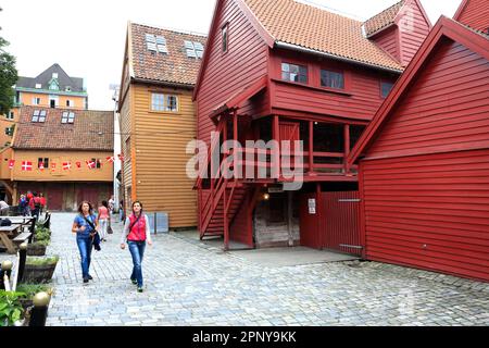 Alte Hansestätten aus Holz, die Teil des Bryggen sind und zum UNESCO-Weltkulturerbe gehören, Bergen City, Hordaland, Norwegen, Skandinavien Europa, Stockfoto