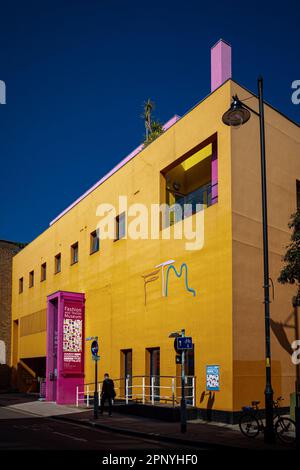 Mode und Textil Museum London - Contemporary Fashion Museum in Bermondsey von Designerin Zandra Rhodes gegründet 2003, Architekten Ricardo Legorreta Stockfoto