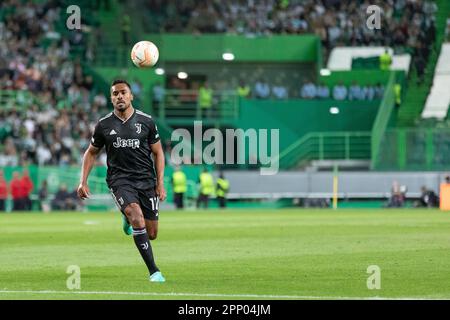 Lissabon, Portugal. 20. April 2023. 20. April 2023. Lissabon, Portugal. Alex Sandro (12), Verteidiger von Juventus aus Brasilien, in Aktion während des Spiels der 2. Leg of the Quarter-Finals für die UEFA Europa League, Sporting vs Juventus Credit: Alexandre de Sousa/Alamy Live News Stockfoto