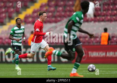 Genf, Schweiz. 21. April 2023. Genf, Schweiz. 21. April 2023. GENF - Fedde de Jong von AZ während des Halbfinalspiels der UEFA Youth League zwischen Sporting CP und AZ Alkmaar am 21. April 2023 im Stade de Geneve in Genf, Schweiz. ANP ED VAN DE POL Stockfoto