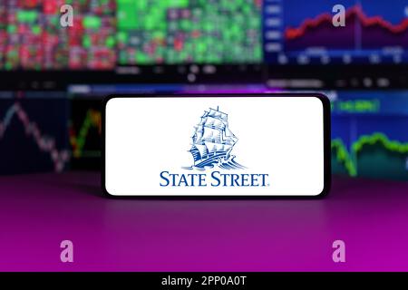 State Street auf dem Aktienindex vor dem Hintergrund von Aktienkurven Stockfoto