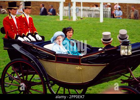 Die Königinmutter bei den Royal Ascot-Rennen im Jahr 1982 Stockfoto