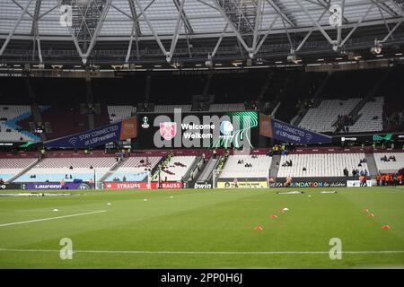 Stratford, London, Großbritannien. 20. April 2023. Ein allgemeiner Blick auf das Stadion während des UEFA Europa Conference League Quarter Final zwischen West Ham United und KAA Genk im London Stadium, Stratford, am Donnerstag, den 20. April 2023. (Foto: Tom West | MI News) Guthaben: MI News & Sport /Alamy Live News Stockfoto