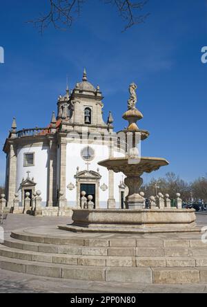 Barcelos, Portugal - 15. März 2023: Die Kirche von Bom Jesus da Cruz, auch Igreja do Senhor da Cruz oder Igreja das Cruzes genannt, befindet sich in der PAR Stockfoto