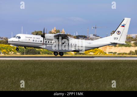 Philippines Air Force Airbus C-295M (Reg.: 177) auf dem Weg zur Wartung in Frankreich. Stockfoto