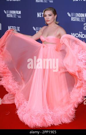 London, Großbritannien. 07. Okt. 2022. Florence Pugh besucht die britische Premiere „The Wonder“ während des BFI London Film Festivals 66. in der Royal Festival Hall in London. (Foto: Fred Duval/SOPA Images/Sipa USA) Guthaben: SIPA USA/Alamy Live News Stockfoto