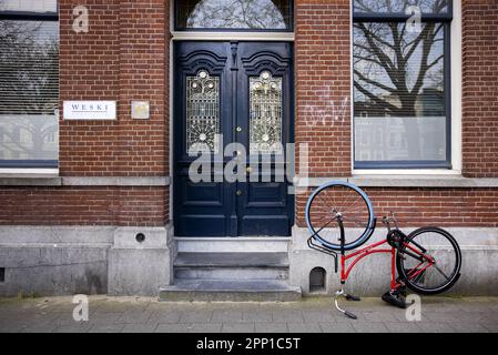 ROTTERDAM - eine Fassade der Anwaltskanzlei Weski. Rechtsanwalt Inez Weski wird der Beteiligung an einer kriminellen Organisation verdächtigt, die sich am internationalen Drogenhandel und an Geldwäsche beteiligt hat, sowie der Verletzung von Geheimnissen. ANP RAMON VAN FLYMEN niederlande raus - belgien raus Stockfoto
