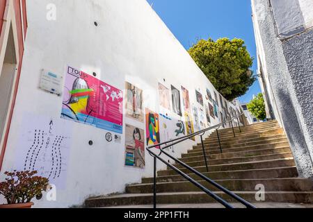 LAGOS, PORTUGAL, 16. APRIL 2023: Straßenkunstausstellung in den Straßen von Lagos. Stockfoto