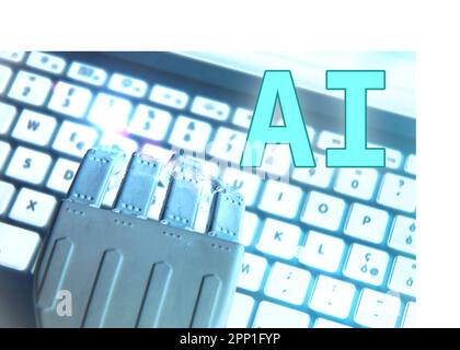 Roboterhand mit dem Computer als Hintergrund, Konzept der künstlichen Intelligenz. Stockfoto