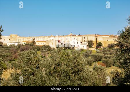 Magliano ist ein kleines Dorf im Herzen von Maremma in der Toskana, umgeben von mittelalterlichen Mauern und mit Blick auf die toskanische Landschaft Stockfoto