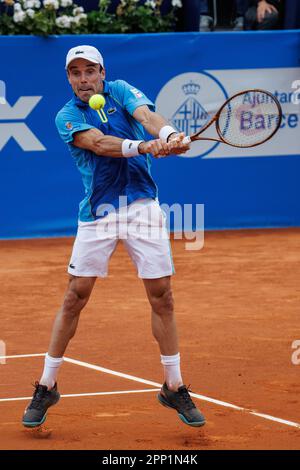 Barcelona, Spanien. 20. April 2023. Roberto Bautista Agut in Aktion während der ATP 500 Barcelona Open Banc Sabadell Conde De Godo Trophy im Real Club de Tenis Barcelona in Barcelona, Spanien. Kredit: Christian Bertrand/Alamy Live News Stockfoto