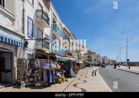 Souvenirläden in Nazaré, Oeste, Leira District, Portugal, Europa Stockfoto