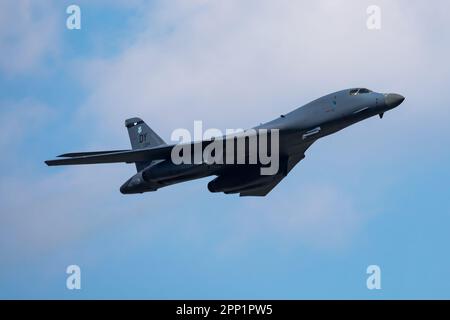 Sliac, Slowakei - 27. August 2017: B-1 Military Bomber Jet plane am Luftwaffenstützpunkt. Strategischer Flugbetrieb der US-Luftwaffe. Luftfahrt und Luftschiff Stockfoto