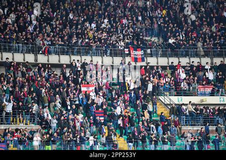 Verona, Italien. 21. April 2023. Marcantonio Bentegodi Stadium, Verona, Italien, 21. April 2023, Fans des Bologna FC während des Spiels Hellas Verona FC gegen Bologna FC – italienische Fußballserie A Credit: Live Media Publishing Group/Alamy Live News Stockfoto