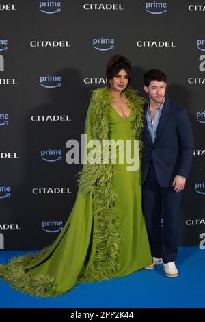 Rom, Italien, 21. April 2023 - Priyanka Chopra Jonas mit Ehemann Nick Jonas besucht die Premiere der Zitadelle im Space Cinema Moderno Roma . Credits: Luigi de Pompeji/Alamy Live News Stockfoto