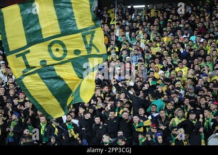 Algier. 22. April 2023. Fans werden beim CAF Champions League 2022/2023 21 Quarterfinal 1. Leg Fußballspiel zwischen JS Kabylie (Algerien) und es Tunis (Tunesien) am 5. Juli 2023 im Stadion in Algier (Algerien) gesehen. Kredit: Xinhua/Alamy Live News Stockfoto