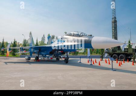 MOSKAU REGION, RUSSLAND - 18. AUGUST 2022: Su-27 ist ein sowjetischer und russischer Allwetter-Überschallkämpfer der vierten Generation im Internatio Stockfoto