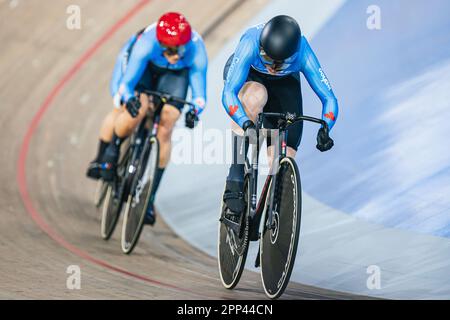 Ontario, Kanada. 21. April 2023. Bild von Alex Whitehead/SWpix.com - 21/04/2023 - Radfahren - Tissot UCI Track Nations Cup, Runde 3: Milton - Mattamy National Cycling Centre, Ontario, Kanada - Women’s Team Sprint Qualifying - Canada’s Sarah Orban, Kelsey Mitchell, Lauriane Genest Credit: SWpix/Alamy Live News Stockfoto