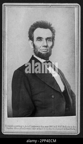 Der kurze Haarschnitt wurde vielleicht von Lincolns Friseur vorgeschlagen, um Clark Mills die Einnahme seiner Lebensmaske zu erleichtern. Lincoln wusste aus Erfahrung wie Stockfoto