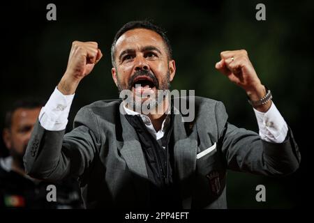 Oeiras, Portugal. 21. April 2023. Coach Artur Jorge von SC Braga in Aktion beim Liga Bwin Match zwischen Casa Pia AC und SC Braga am 21. April 2023 in Oeiras, Portugal. (Endstand: Casa Pia AC 0 - 1 SC Braga) Guthaben: SOPA Images Limited/Alamy Live News Stockfoto